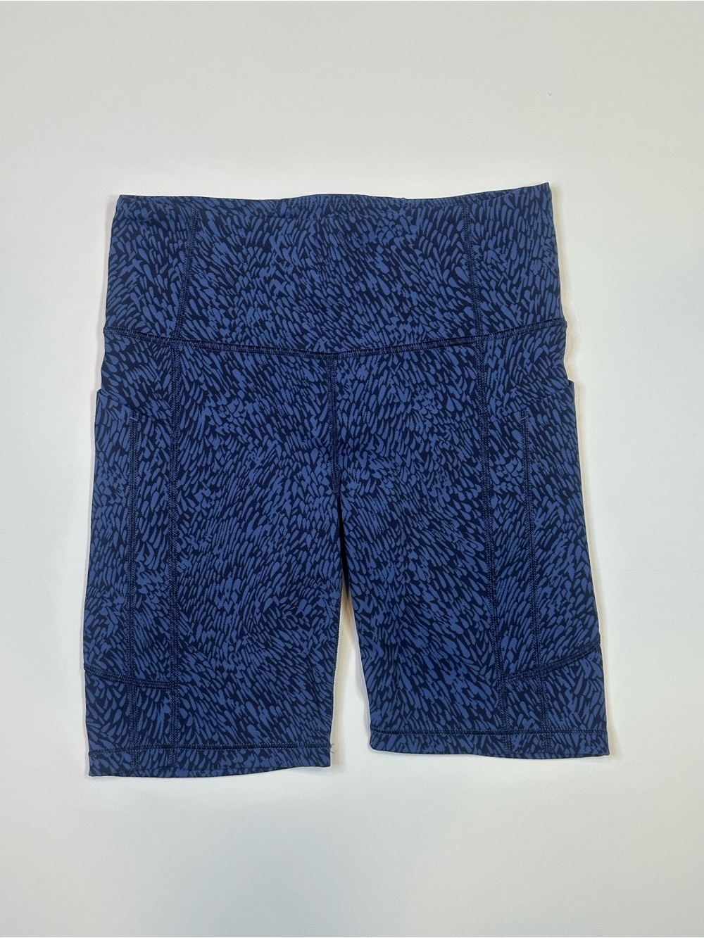 Athleta Ultimate Stash II Textured 7" Shorts | Textured Blue | S